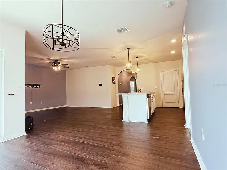 910 Sun Burst Rd — Photo 3