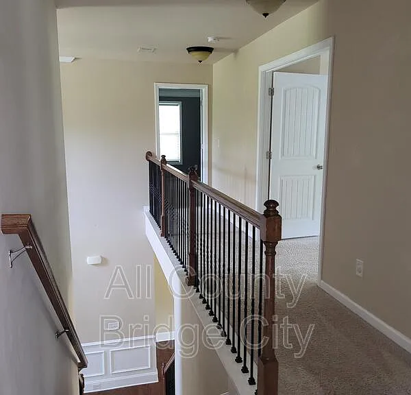 5 Calgary Ct — Photo 9