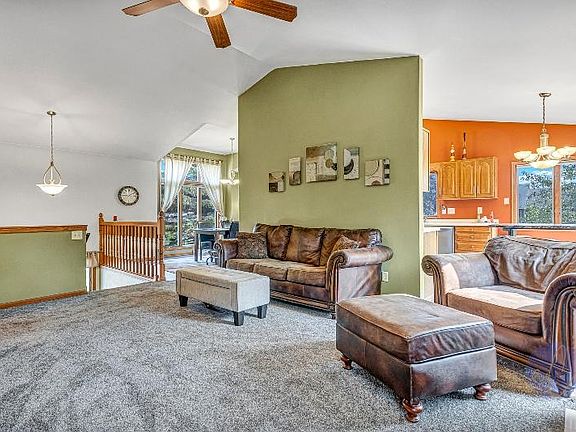 3rd image of 4066 Country Meadows Dr