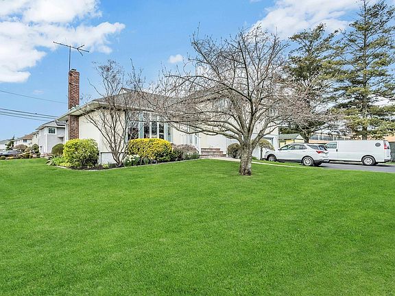 2nd image of 239 Wyngate Dr