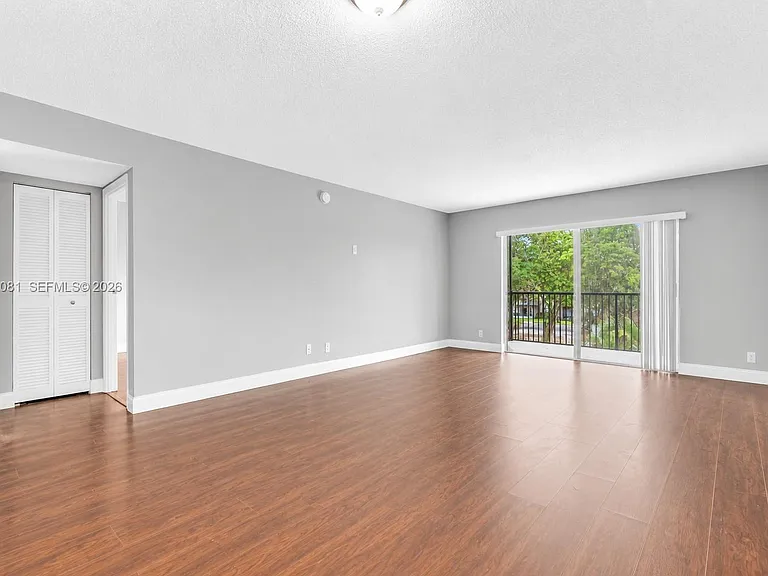 5961 N Falls Circle Dr #309 — Photo 4