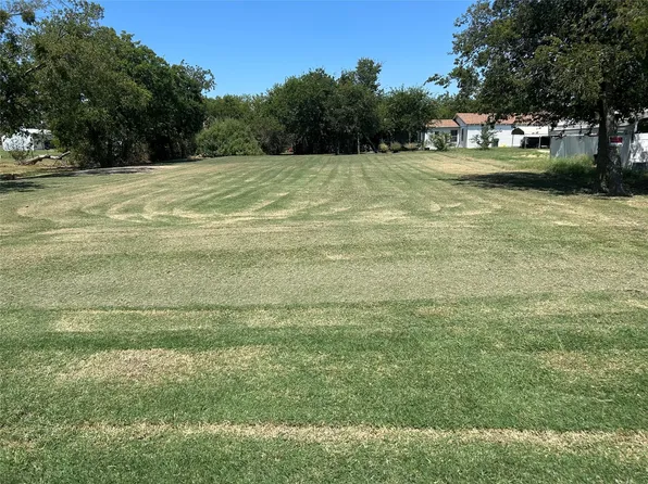 607 E Adams St, Itasca, TX 76055