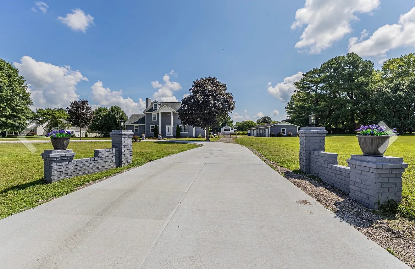 6 bed, 3.5 bath, 3600 sqft, $3,700 — Photo 4