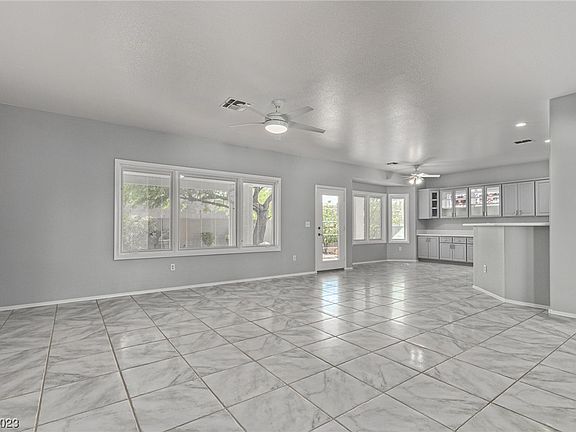 5th image of 2851 Maffie St #0