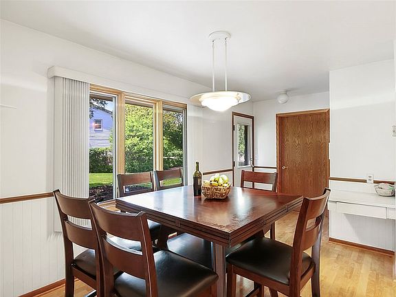 5th image of 9493 N Waverly Dr