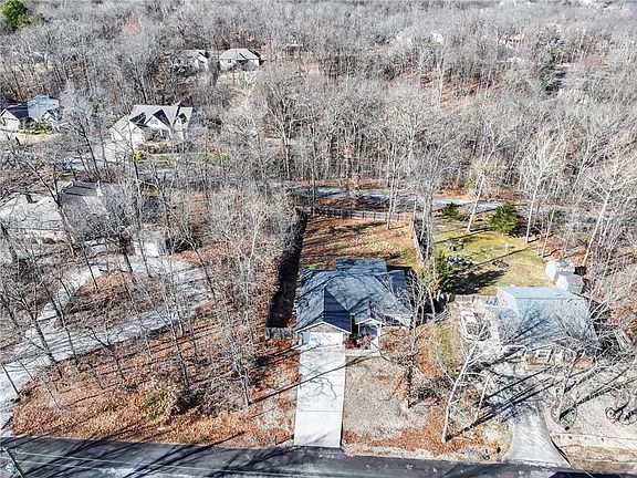 2nd image of 5 Renfrew Ln