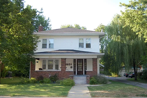 409 E 1st St Photo 1