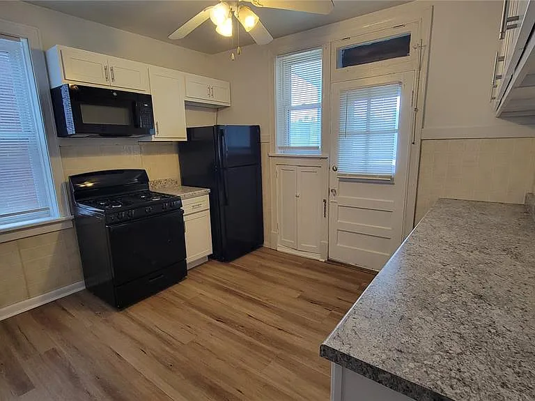 5042 Pernod Ave #2F — Photo 8