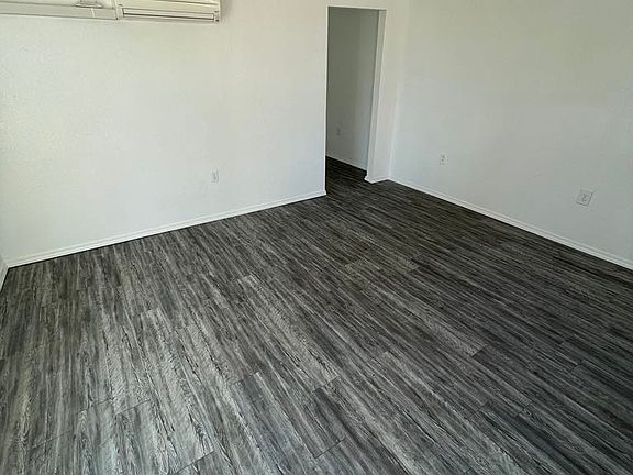 2nd image of 406 S Abilene Ave