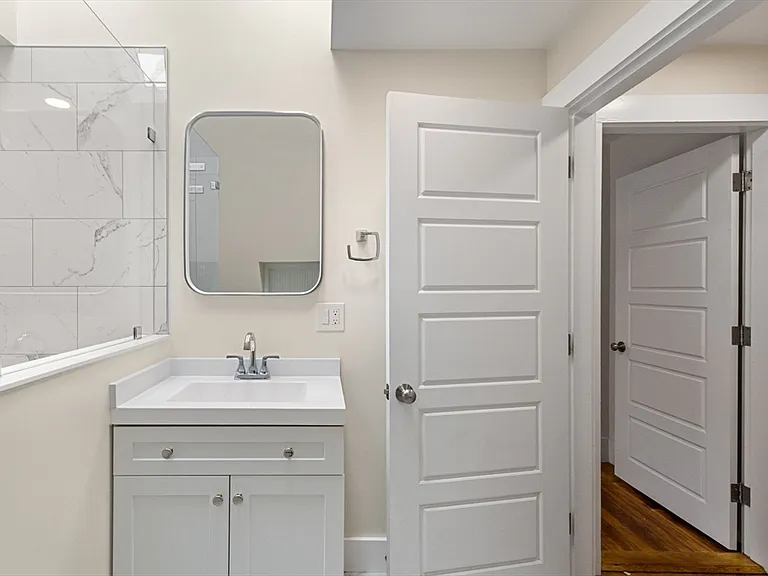 29 Sylvan St #2 — Photo 15