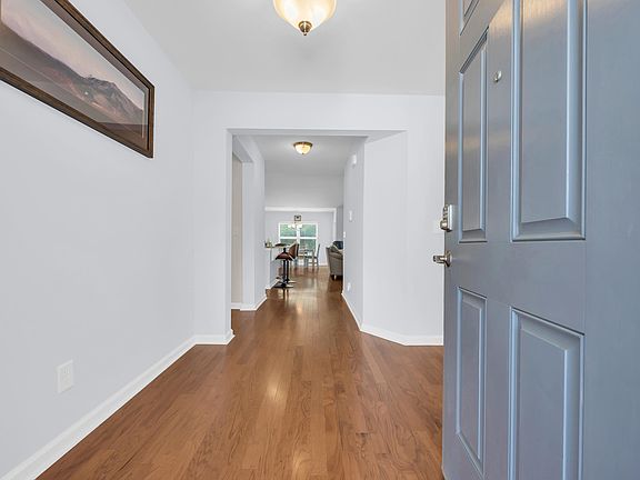2nd image of 1318 Golden Valley Pl.
