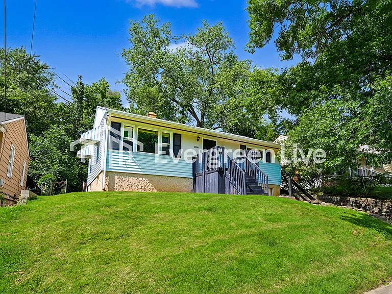 1086 Elda Ln — Photo 2