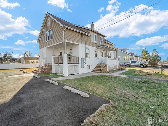 2nd image of 43 Hillcrest Ave