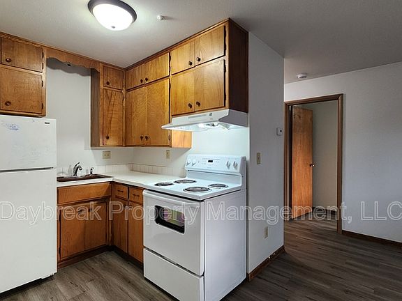 5th image of 915 7th Ave N #3