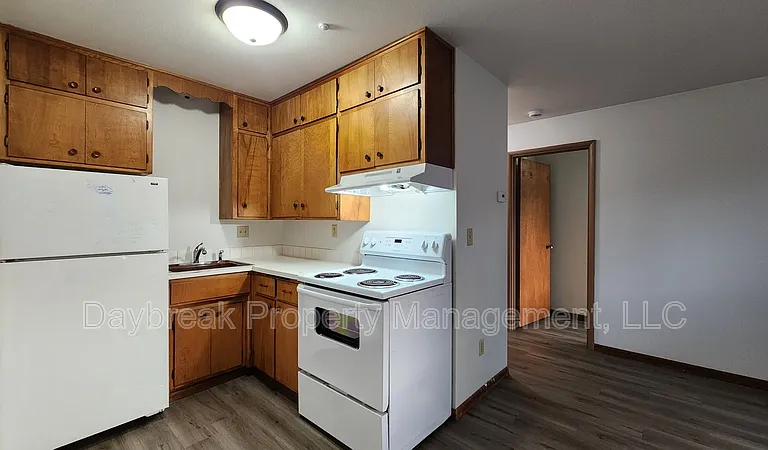 915 7th Ave N #3 — Photo 5