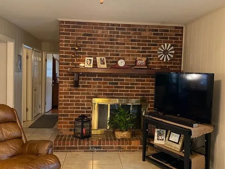 3155 Lakeshore Dr — Photo 7