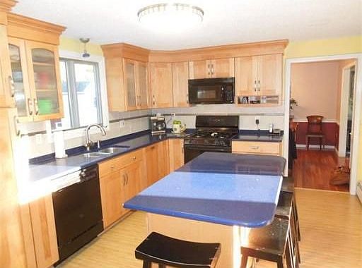 4th image of 71 Heritage Dr