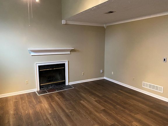 3rd image of 3105 Glenwood Dr