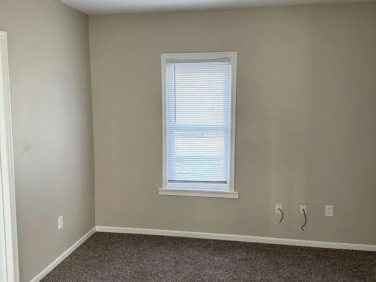 4604 Johnson Ave — Photo 9