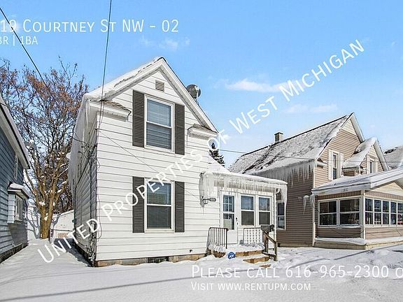 4th image of 919 Courtney St NW #2