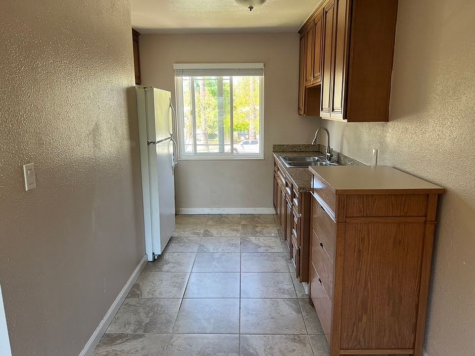 1st image of 354 N 5th St APT 5