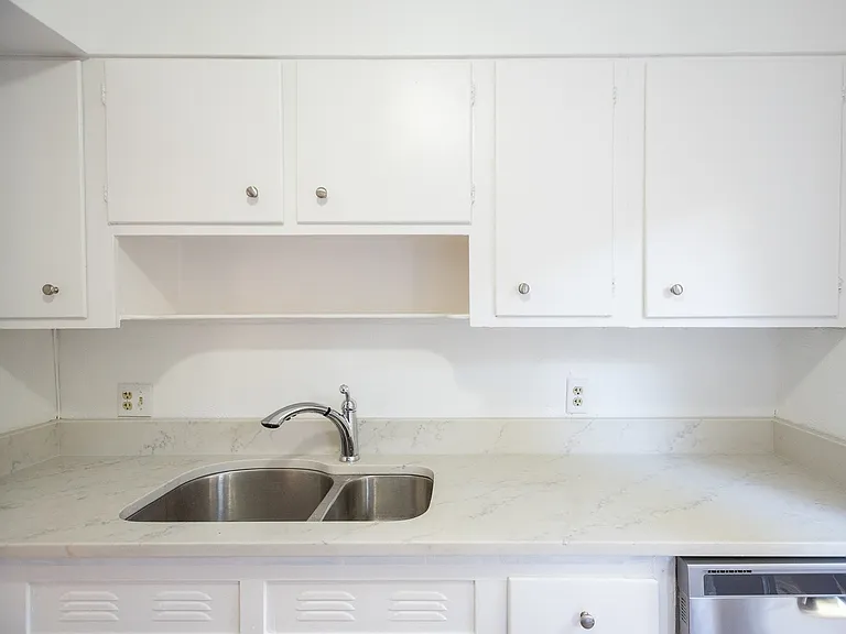 47 Laurens Street — Photo 11
