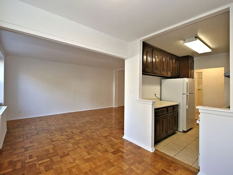 Apartment for Rent — Photo 3