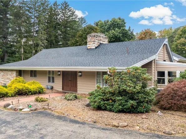 277 W Maitland Ln, New Castle, PA 16105