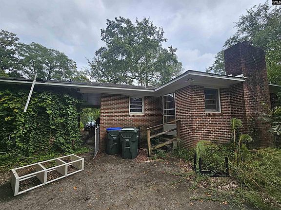 5th image of 1921 Edgehill Rd