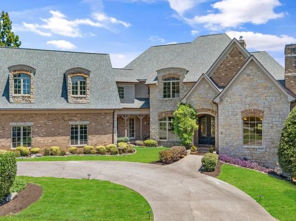 10235 Thimble Fields Dr, Knoxville, TN 37922