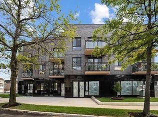 21410 15th Ave APT 2F, Bayside, NY 11360