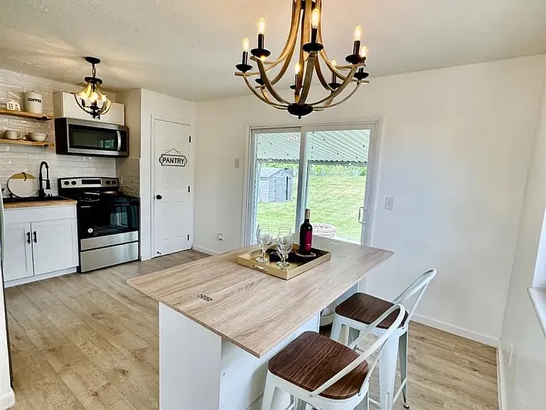 10161 Pottinger Rd — Photo 4