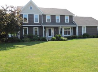 W263N2322 Wilderness Way, Pewaukee, WI 53072