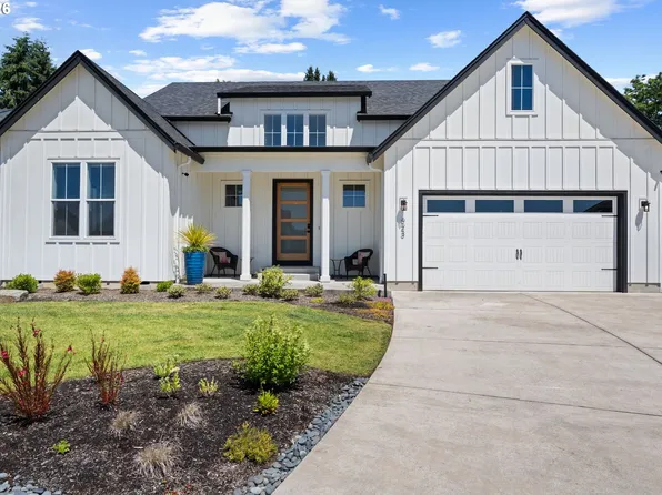 623 W 10th St, La Center, WA 98629