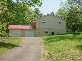 111 Tan Bark Ln, La Follette, TN 37766