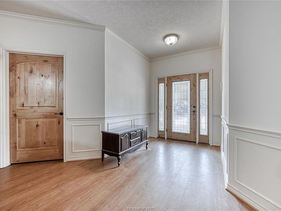 5th image of 9353 Lou Bee Ln