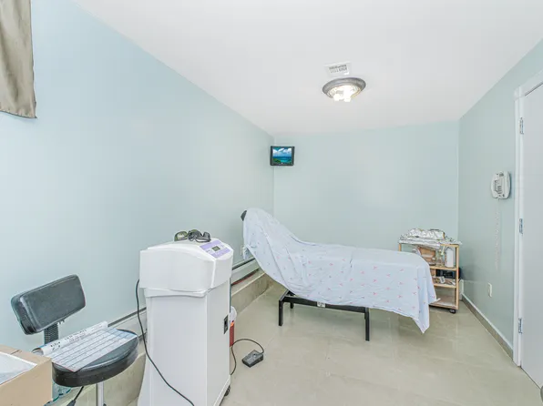 1764 East 17th Street image 18 of 45