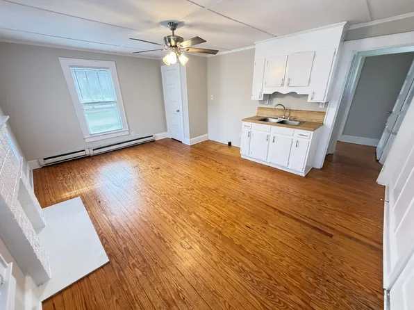 220 E. Center Ave, 220 E Center Ave APT C, Mooresville, NC 28115