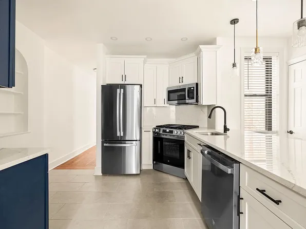 4739 40th St APT 2G, Long Island City, NY 11104