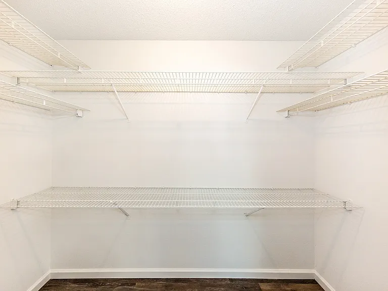 1113 S Walnut St — Photo 21