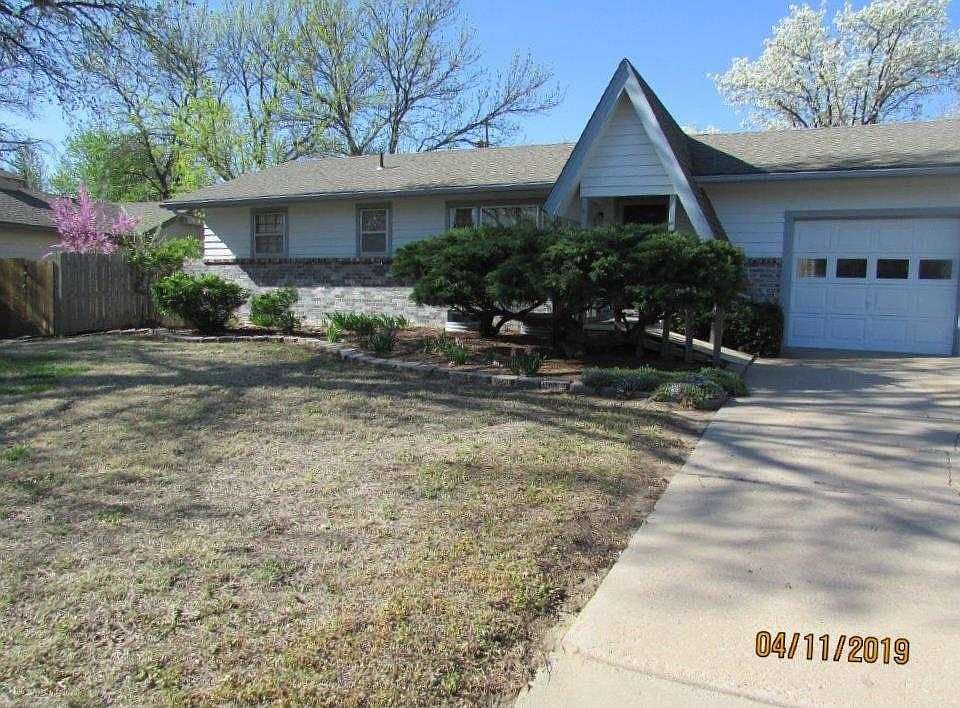 1st image of 1415 N Community Dr