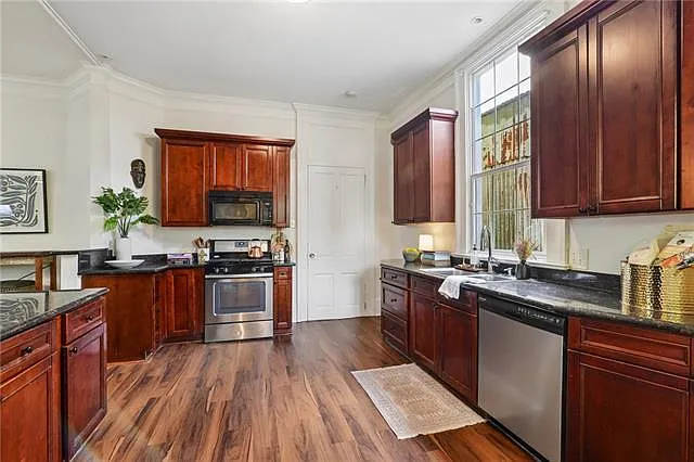 2515 Laurel St — Photo 11