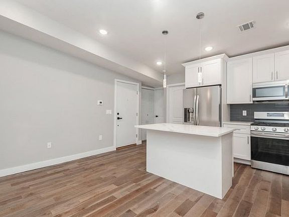5th image of 41 Beacon Ave Floor 3
