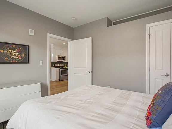4th image of 10 Essex St #605