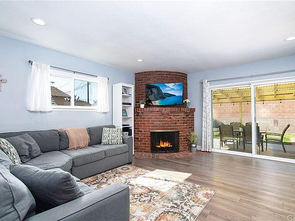 2nd image of 15415 Fairacres Dr
