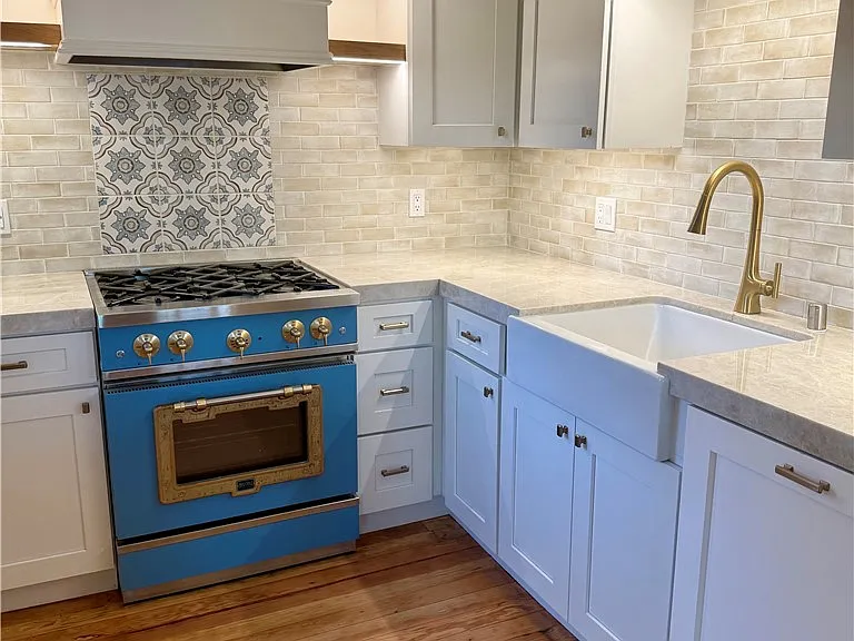31950 Virginia Way — Photo 2
