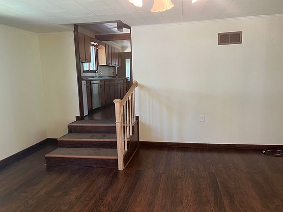 4th image of 803 W 9th Street