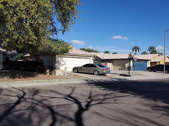 3rd image of 16168 W Desert Bloom St