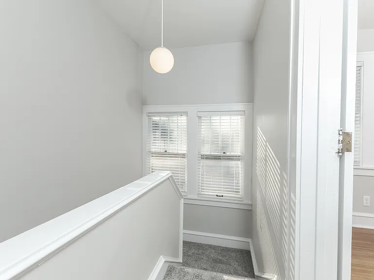 112 Warner St — Photo 13