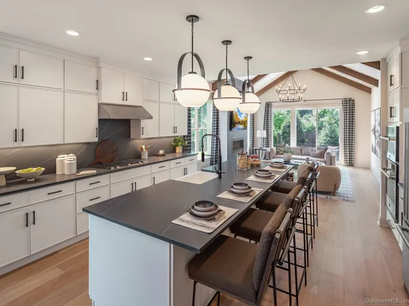 1 Heritage Lane #70, Woodbridge, CT 06525